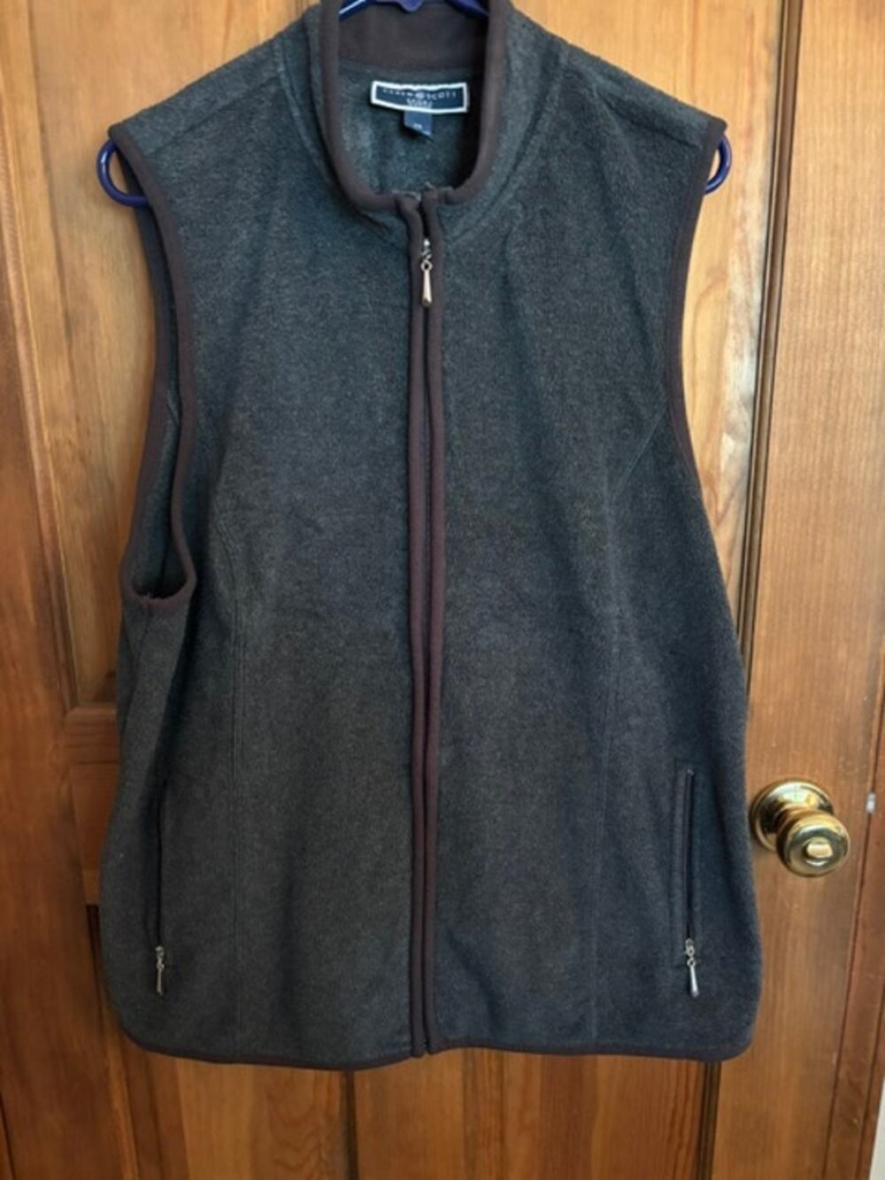 Women’s Karen Scott Gray Zipper Vest Size 2X